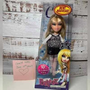 2010 BRATZ 10th Anniversary CLOE FASHION DOLL RARE MGA Entertainment NIB SEALED - Bild 1 von 2