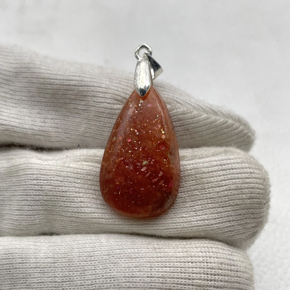 Sonnenstein Oligoklas Cabochon Anhänger mit beweglicher Kralle Nr. 4722 - Bild 1 von 1