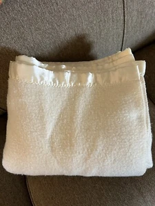 Vintage Fieldcrest Acrylic Thermal Blanket Satin Trim Ivory 66x88 TWIN USA - Picture 1 of 8
