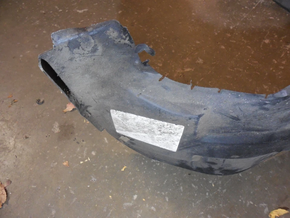 Forro de arco de roda dianteira direita Splash 1078840335 80-891 Mercedes Benz 380SL 560SL - Imagem 1 de 4