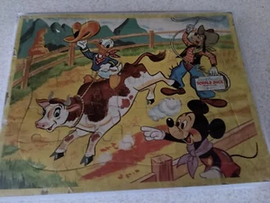 Vintage 1962 Walt Disneys Intarsien Mickey Mouse Club Puzzle mickGoofy Donald Duck - Bild 1 von 3