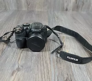 For Parts Repair Fujifilm FinePix S Series S1800 12MP Digital Camera Not Working - Picture 1 of 7