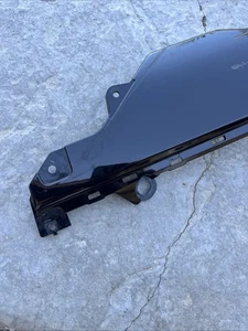 Carenado superior izquierdo Yamaha R3 2019-2024 20 21 22 23 cubierta pestaña rota OEM - Imagen 1 de 3