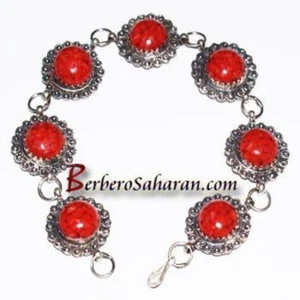 Pulsera única redonda cabila plateada de corales rojos y cabila de Argelia - Imagen 1 de 1