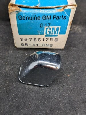 NOS 1968 1969 CHEVROLET CORVETTE SEAT BACK RELEASE BUTTON KNOB 7661259 GM - Image 1 of 4
