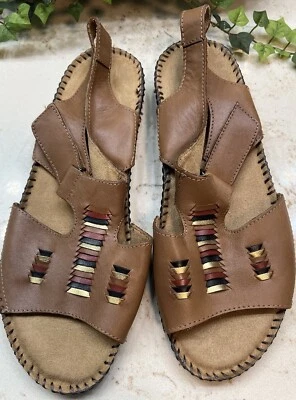 Auditions Womens Spirit Brown Flat Sandals 10M Leather Upper Adjustable Preowned - Image 1 of 4