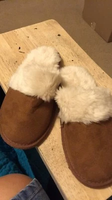 Zapatilla marrón con piel sintética talla pequeña 5/6 Foto 1 de 4