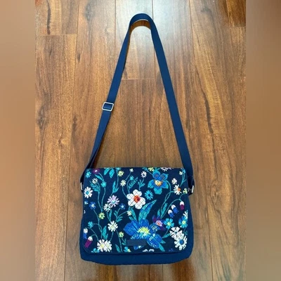 Bolso Bandolera Vera Bradley Turnabout Moonlight Garden Azul Marino Floral Acolchado Foto 1 de 4