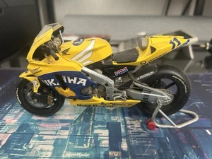 MINICHAMPS HONDA RC 211 V TOHRU UKAWA MOTOGP 2003 - Picture 1 of 5