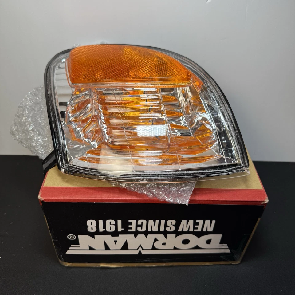 Lámpara de luz de señal de giro Dorman 1630910 lado del conductor para Toyota Tundra 2000-2004 Foto 1 de 4