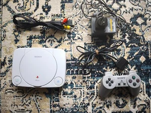 Sony PlayStation 1 Spielekonsole - Weiß (SCPH-103) NTSC-J mit Modchip - Bild 1 von 4