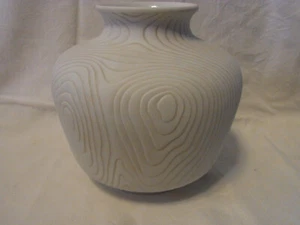Round Vase Driftwood Style White Matt By Hutschenreuther Vintage German #OBEN - Picture 1 of 10