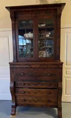 Butler Secretary  Foto 1 de 4