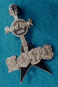 ONLINE HRO BLING LOVE 3D BLACK FLYING V GUITAR RHINESTONE Hard Rock Cafe PIN LE - Picture 1 of 1