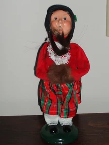 BYERS CHOICE 2004 The Carolers VICTORIAN GIRL WITH "FUR" MUFF Red Plaid Skirt - Picture 1 of 2