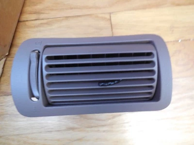 Moldura de ventilação aquecedor painel Ford Thunderbird Mercury Cougar F5SZ-19893 nova na caixa 1994-1997 - Imagem 1 de 3