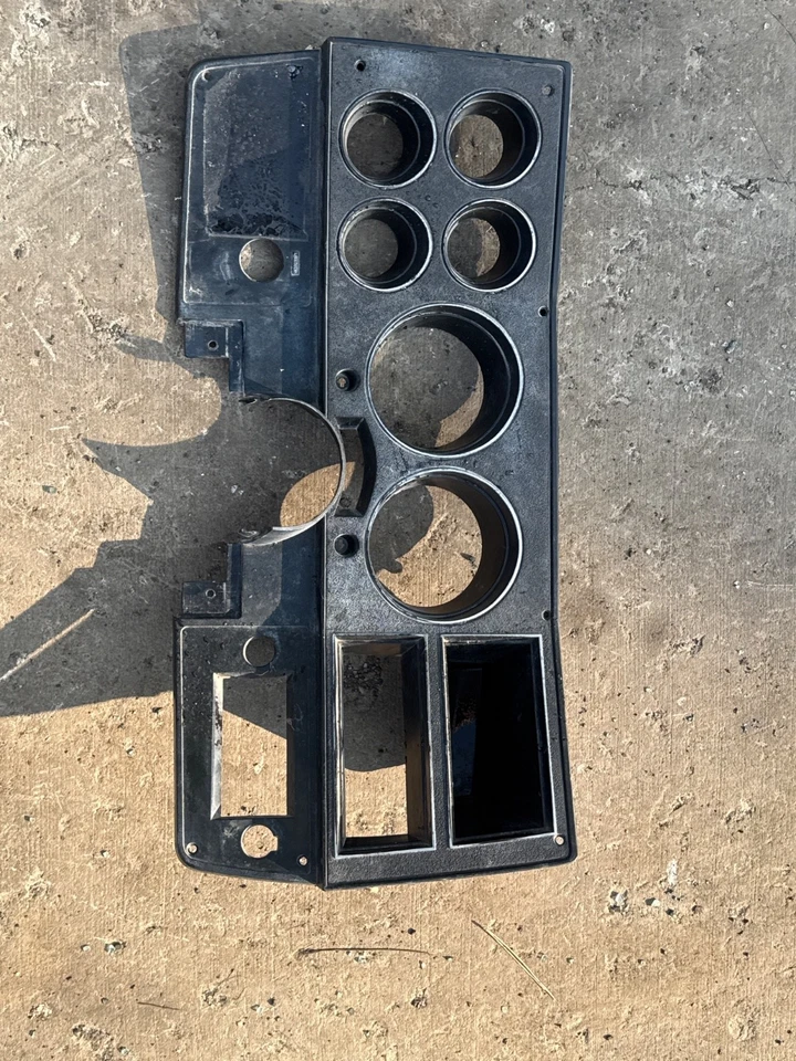 原始设备制造商工厂 81-87 雪佛兰 GMC GAUGE BEZEL C10 K5 K10 方体 — 第 1/1 张图片