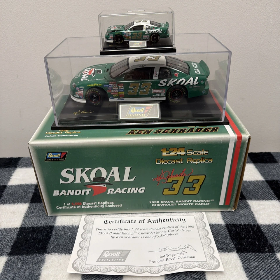 1998 Ken Schrader #33 Skoal Bandit 1:24 Revell Club Diecast 1 of 5,598 MIB COA - Image 1 of 4