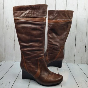 EARTHIES Stivali lunghi in pelle con zeppa marrone donna 9,5B corteccia punta mandorla zip in ottime condizioni - Foto 1 di 18