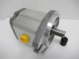 Sauer Danfoss / Turolla 121.20.217.00 Hydraulic Gear Motor - Picture 1 of 2