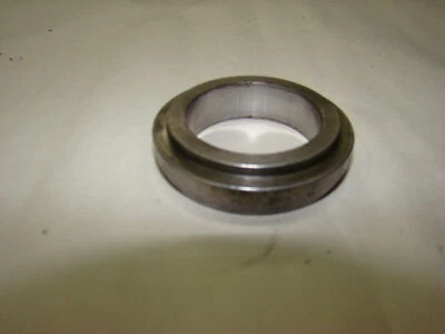 Retenedor de cojinete de eje trasero original Alfa Romeo Spider 69-94 Foto 1 de 2