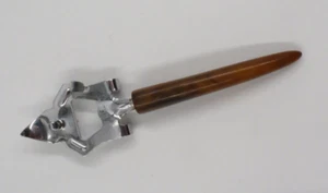 Abridor de latas y botellas de baquelita con mango de bala de camarero de colección - Imagen 1 de 3