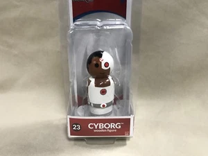 Figura de madera cyborg #23 de la Liga de la Justicia pin mate de la Liga de la Justicia - Imagen 1 de 5