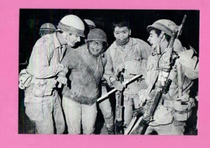 ISRAEL TEL AVIV SOLDATEN ALTE POSTKARTE VON NACHUM GUTMAN JÜDISCH 857 - Bild 1 von 2