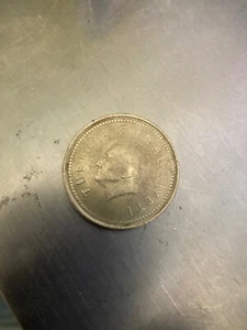Turkish Coin Turkey 5000 Lira | Mustafa Kemal Ataturk | Tulip | 1992 - 1994 - Picture 1 of 2