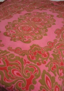 Vintage Sears Bellissimo Queen Tagesdecke Wende Gobelin Rosa Rot Fransen  - Bild 1 von 10