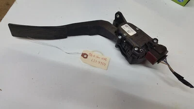 2006-2011 Chevrolet HHR OEM Used Accelerator Gas Pedal Assembly  22710861 - Image 1 of 4