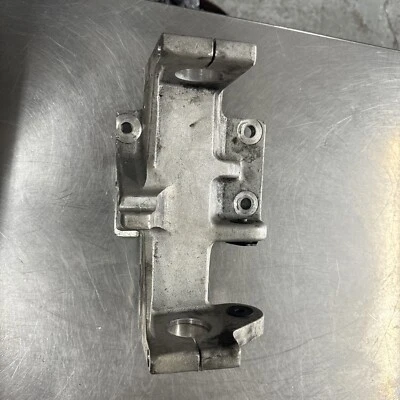 Soporte de brazo oscilante Buell M2 Cyclone 1997 montaje motor trasero usado Foto 1 de 4