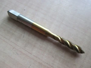 NEU M4 M4x0,7 metrischer Gewindebohrer Titannitrid beschichtet HSS Stahl Spiralgewindebohrer #T15AB - Bild 1 von 5