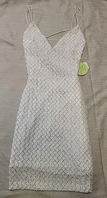 Mini Vestido Windsor Blanco Lentejuelas Bodycon XS Espalda Cruzada Correa de Espagueti Fiesta Nuevo con Etiquetas Foto 1 de 4
