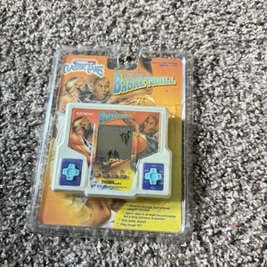 Tiger Classics Portatile Elettronico ALL PRO BASKET LCD Gioco 98 Nuovo NON TESTATO - Foto 1 di 2