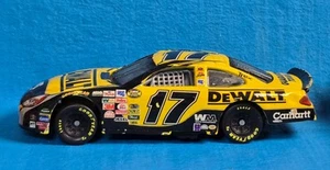 Coche diecast Ford Taurus Matt Kenseth Dewalt #17 NASCAR escala 1/64 2003-02 - Imagen 1 de 6