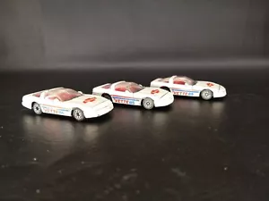 CORGI CORVETTE LOT OF 3 1/64corgi chevy corvette DIE CAST - Picture 1 of 12