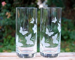 2 Longdrinkgläser Wassergläser mit Motiv Schmetterling HANDGESCHLIFFEN - Bild 1 von 3
