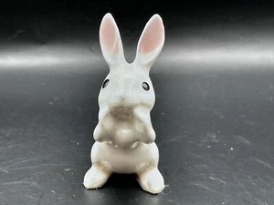 Vintage Hagen Renaker Mini Easter Bunny Rabbit Papa Whispering - Picture 1 of 6
