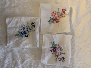 Hankercheifs 3 Stck. Vintage rosa blau lila Stickerei Hochzeit Jahrestag Taschentuch - Bild 1 von 9