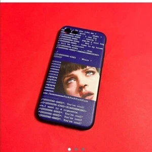 Coque téléphone iPhone 8 Mia Wallace from pulp fiction 🖤💙 - Photo 1 sur 3