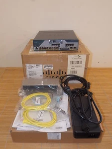 NEU Cisco C1861-SRST-C-F/K9 SRST or CME 8x PoE 4FXS 4FXO+HWIC-1ADSL NEW OPEN BOX - Bild 1 von 1