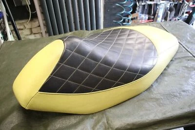 Sitzbank Gilera Runner 50 125 200 (ab 2006) Sattel Seat 675105 Bezug gelb - Bild 1 von 4