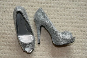 Woman's fabulicious Silver Glitter Peep Toe Stiletto. New W/box. - Picture 1 of 4