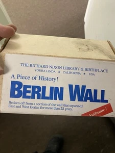 1989 Boxed-An Actual Piece Of History Berlin Wall & Certificate of Authenticity - Picture 1 of 24
