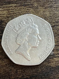 1997 United Kingdom 50 Fifty Pence Elizabeth Britannia Lion Actual Coin TB5153* - Picture 1 of 2