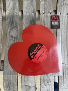 Lizzo - Love in Real Life 10” Heart Shaped Vinyl - Imagen 1 de 1