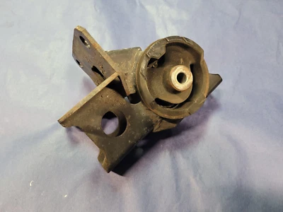 2000 - 2005 TOYOTA MR2 SPYDER LEFT MOTOR ENGINE MOUNT 12372-15210 - Image 1 of 4