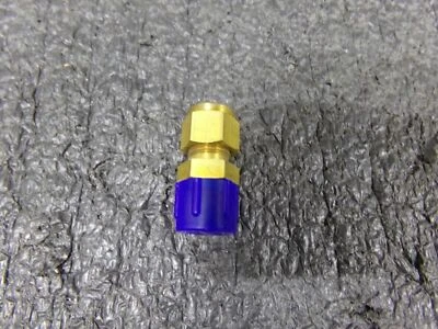 parker 6-6fbz-b 3/8" CPI x 3/8" MNPT Brass Connector - Image 1 of 4