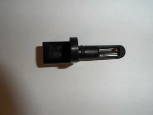 INTAKE AIR TEMPERATURE SENSOR - AUDI A3 A4 ALLROAD A5 A6 A7 VW BEETLE CC EOS GTI - Picture 1 of 5
